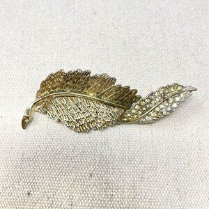 Sarah Coventry Gold-Tone Leaf Brooch Rhinestones Vintage 3"‎ Classic Retro